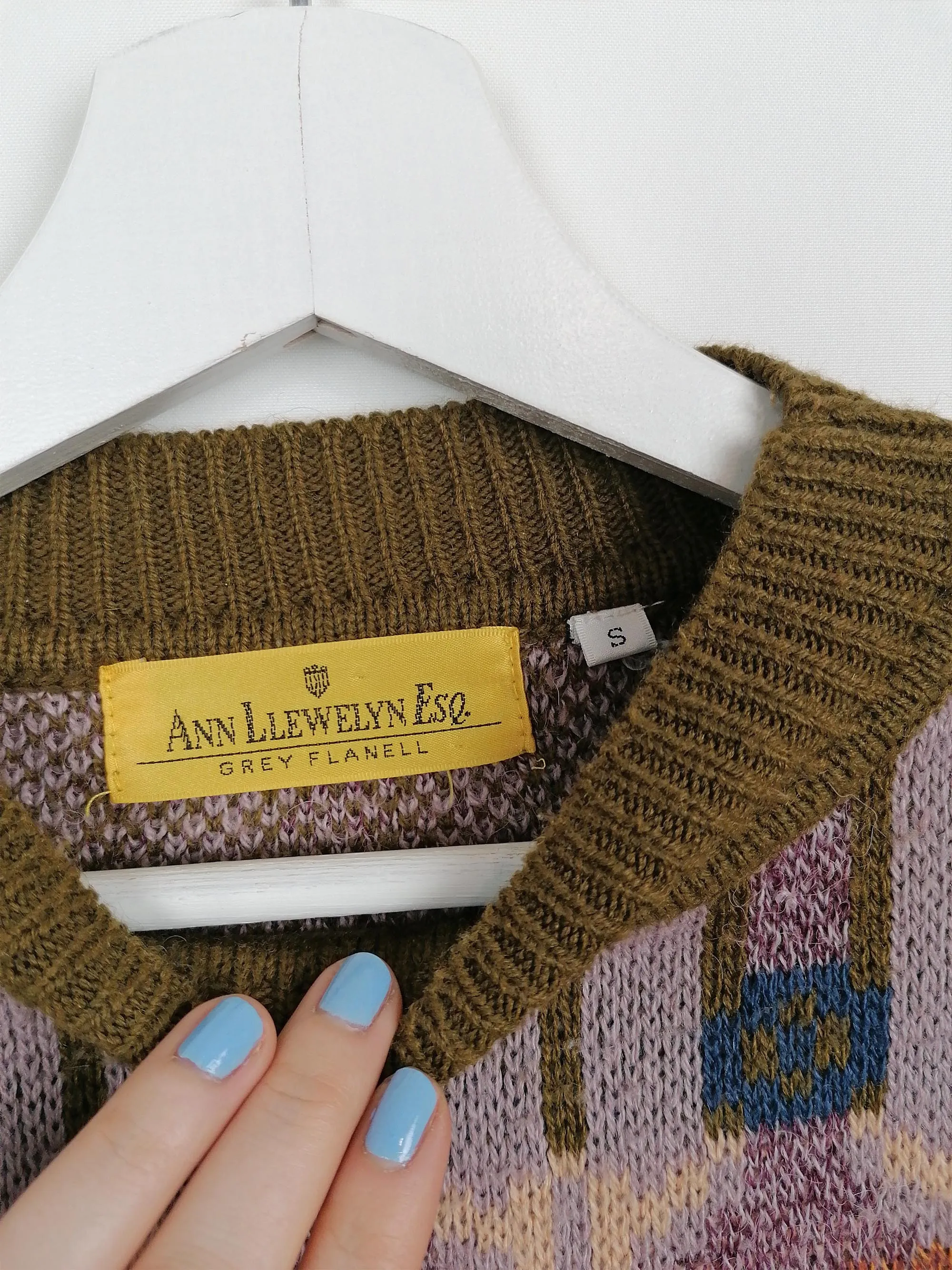 90's ANN LLEWELYN Esq. Folk Pattern Sweater - size S