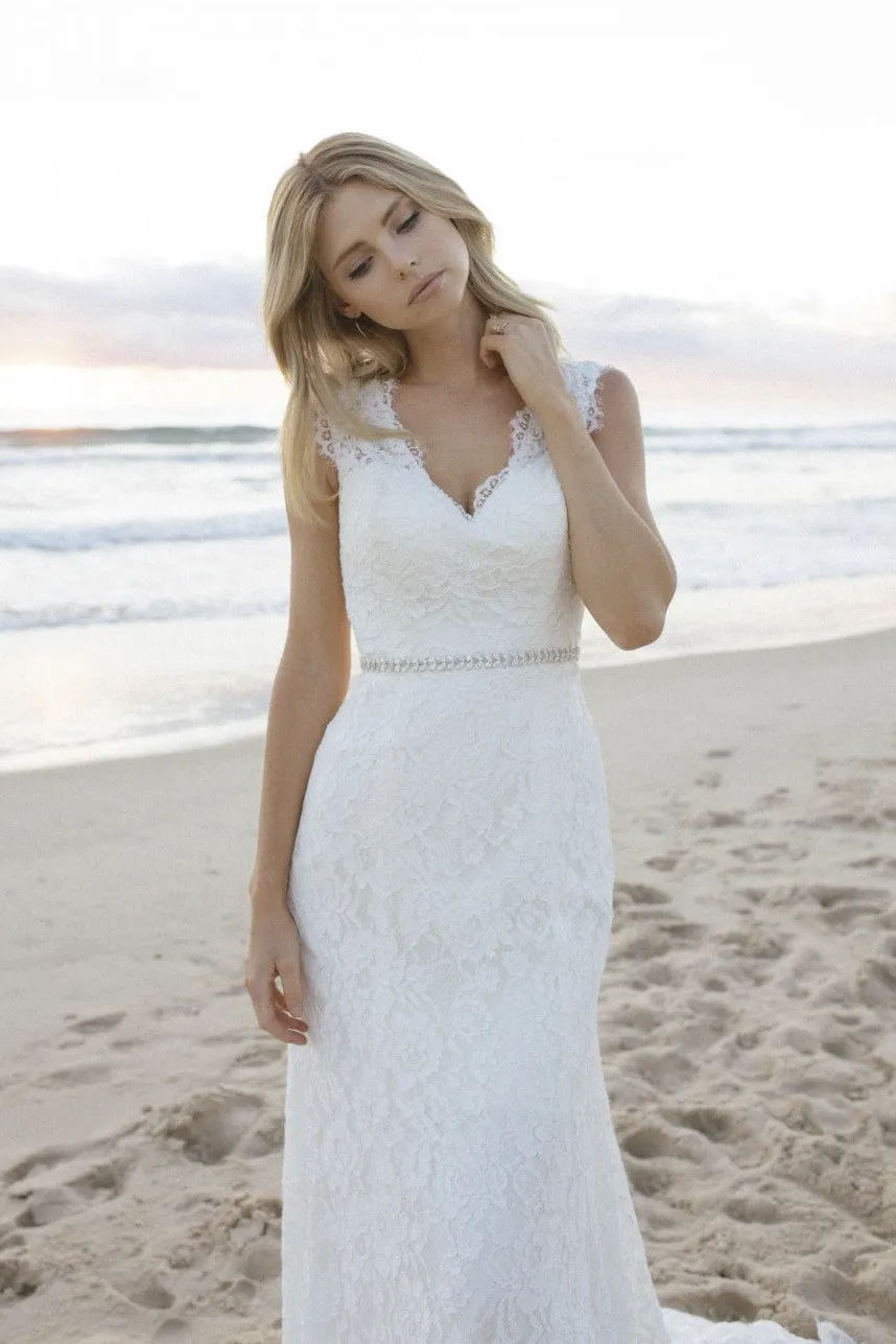 Boho A-line Elegant Lace Cap Sleeve Wedding Dress With V-neck And Keyhole-715749