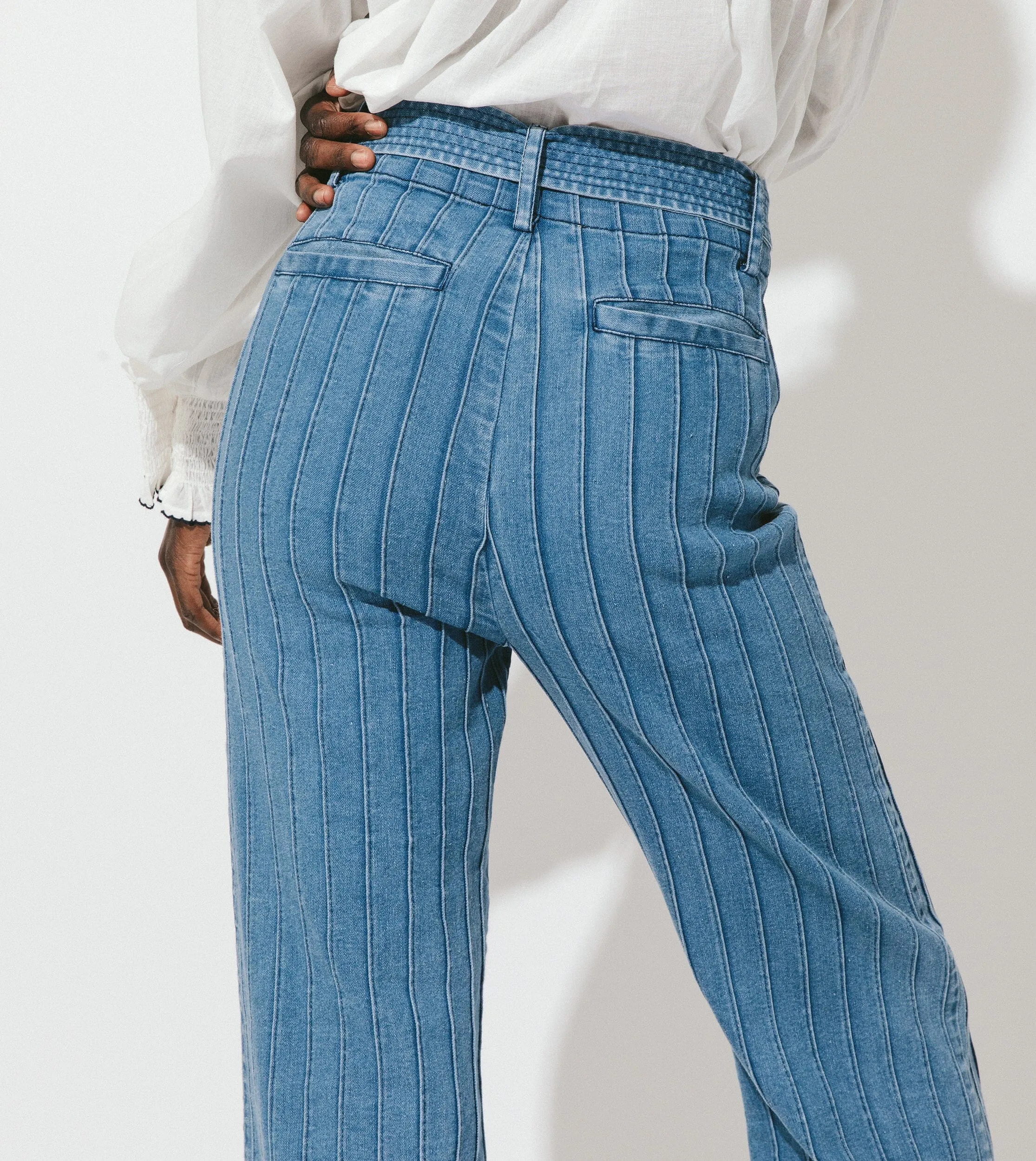 Lachlan Pintuck Pant | Denim