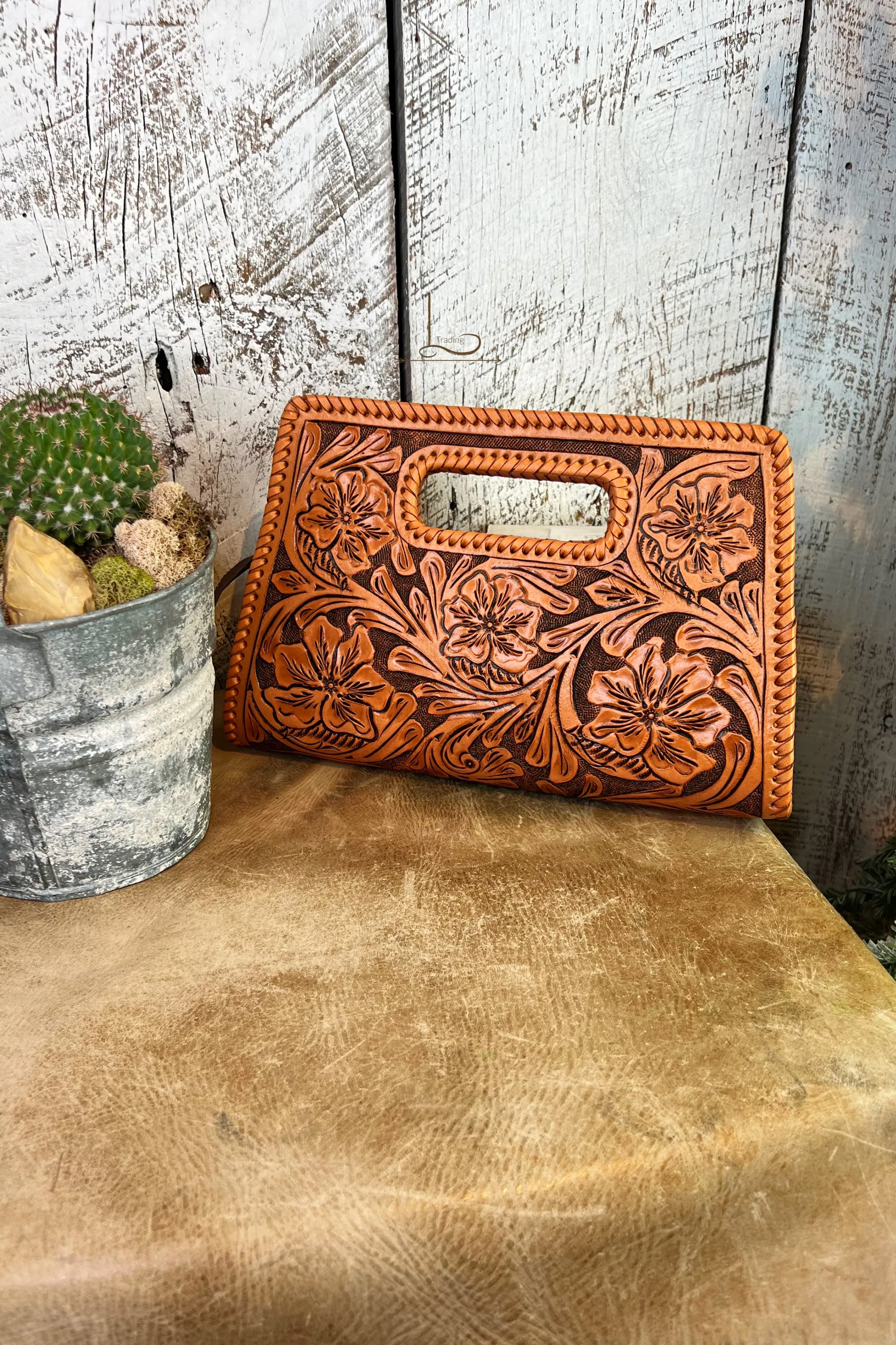 Sobre Chico Clutch in Pumpkin