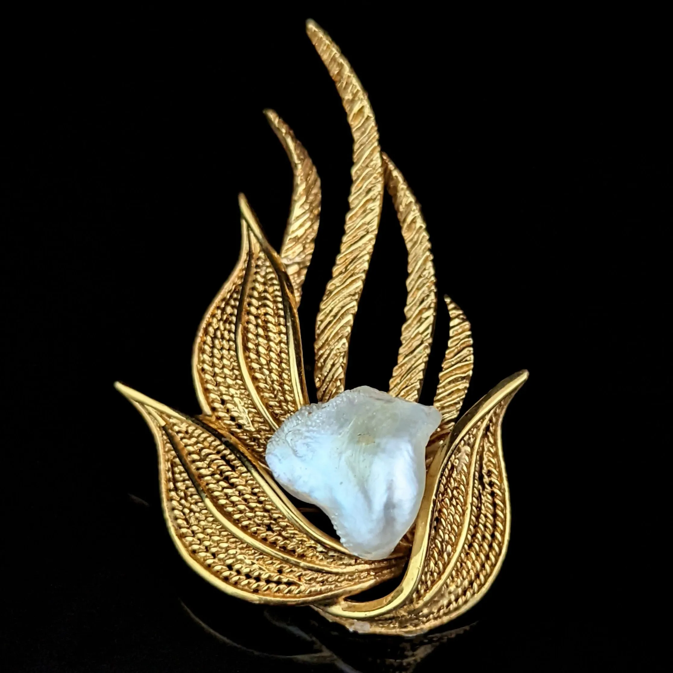 The Princeton - Vintage Baroque Pearl 14k Gold Brooch 1960s