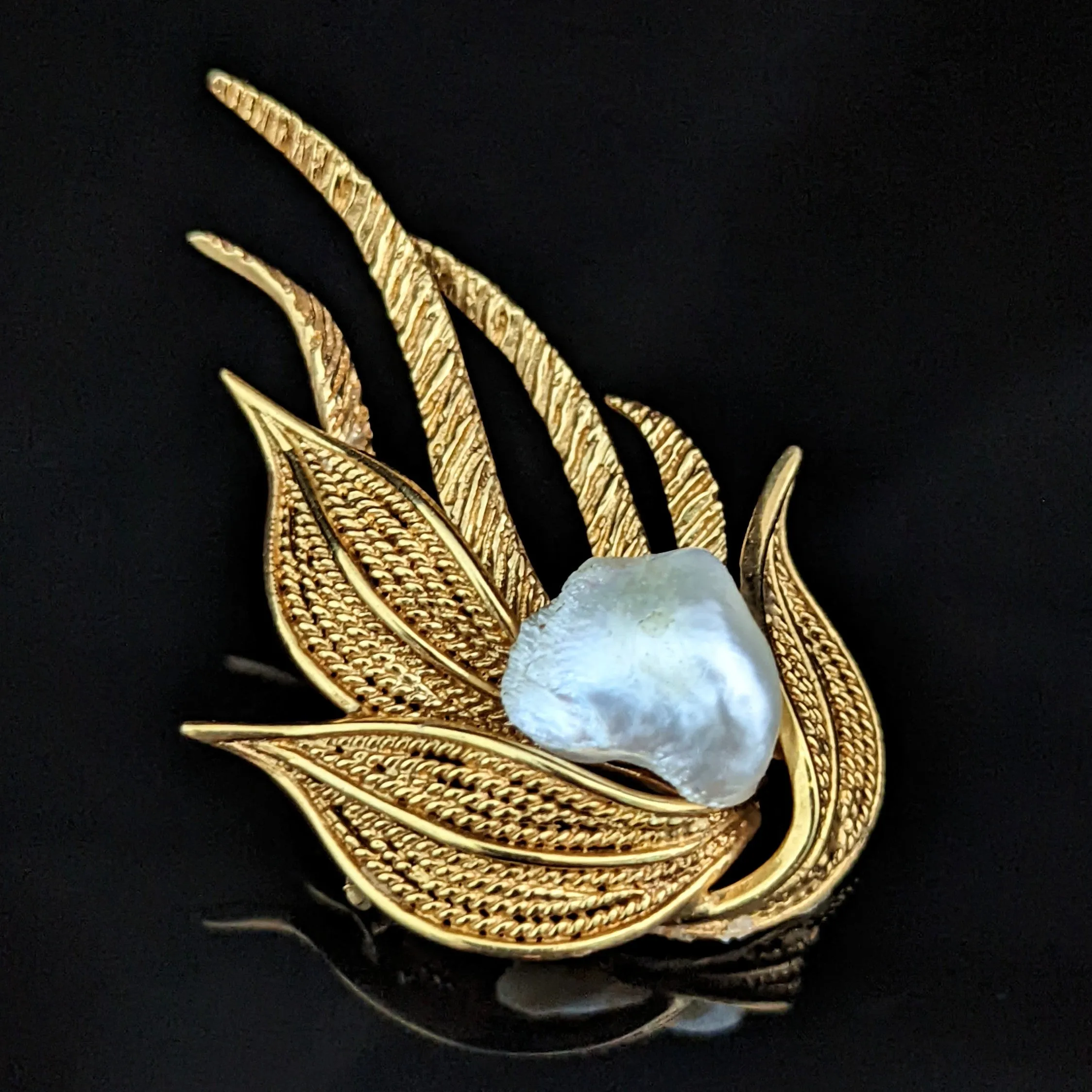 The Princeton - Vintage Baroque Pearl 14k Gold Brooch 1960s