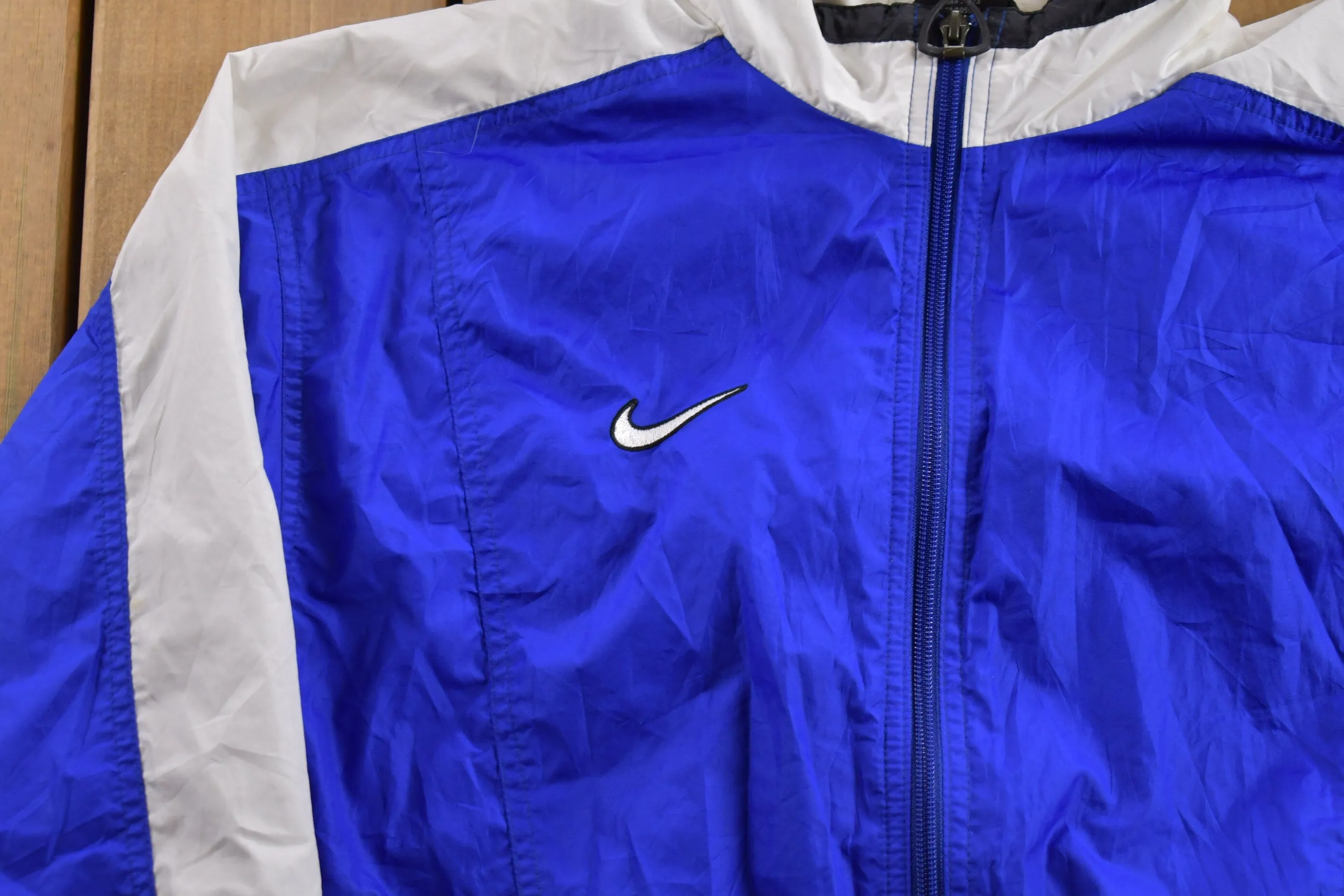 Vintage 1990s Nike Embroidered Windbreaker Jacket / Mini Swoosh / Athletic Spring Summer Sportswear / Streetwear / Athleisure / 90s Nike